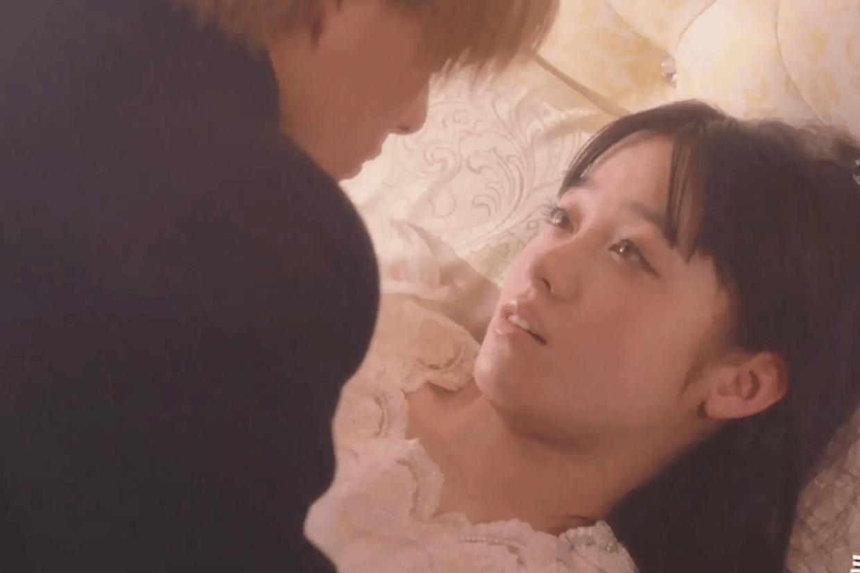 日本伦理片《少女》：当两个少女决定“亲眼看看死亡”，她们的心开始变了