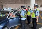 知名博主机场打车被套路凌晨遭出租车抛客！上海警方：司机被拘！