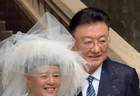 “金龟子”刘纯燕庆祝60岁生日 与丈夫王宁补拍婚纱照