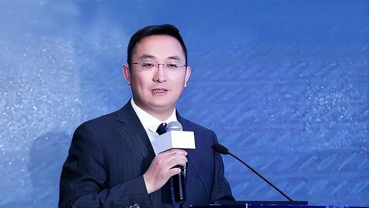 敲钟半年即离场!49岁宋春正辞任京东工业CEO,老将王培暖接棒能否稳住大局?