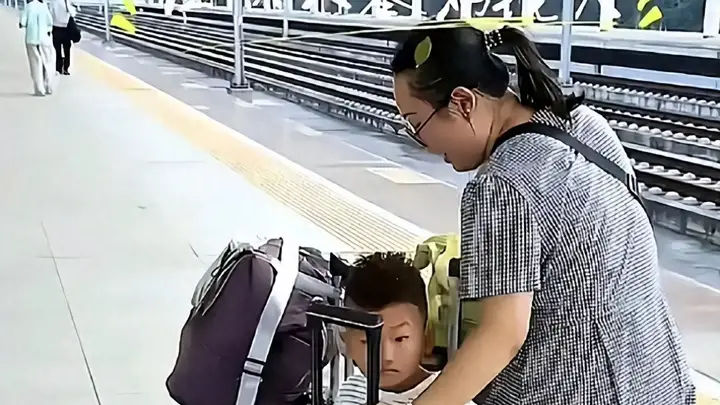 湖北母子千里赴藏寻夫,一场精心筹备的团圆惊喜,却成无休止争吵