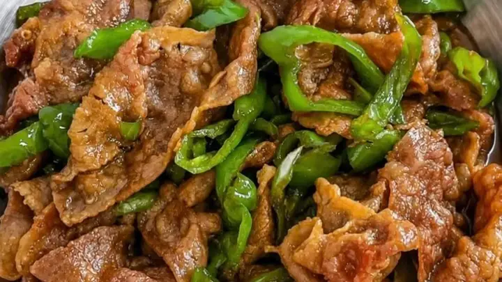 青椒炒肥牛:低脂高蛋白的快手家常菜,鲜嫩多汁超下饭