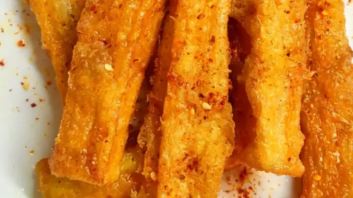 薄浆锁鲜现炸蟹柳 外酥内嫩复刻海味小食