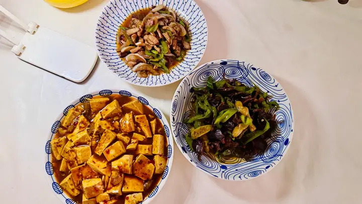 时不时吃点不那么清淡的食物,挺开心