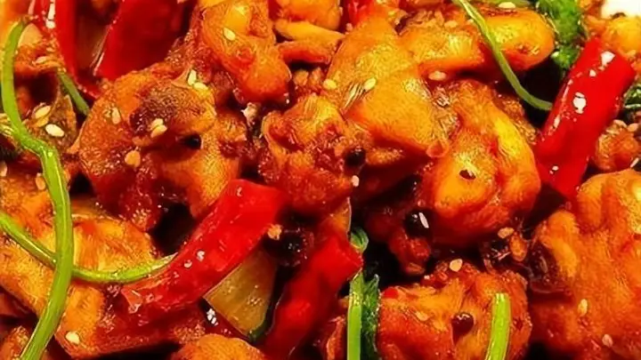 探秘湘菜之源:酸辣传千年,东安子鸡滋味长