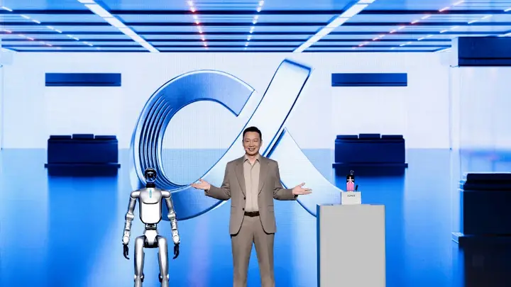 荣耀机器人手机Robot Phone亮相!手机不应是“无聊黑色方块”