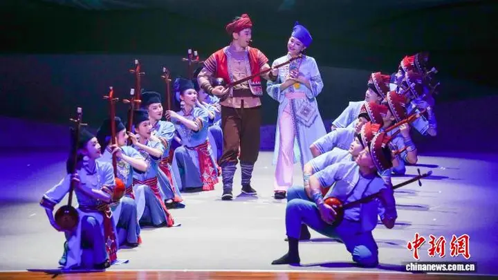（寻味中华丨艺林）两根琴弦弹新韵 一曲空灵传古今