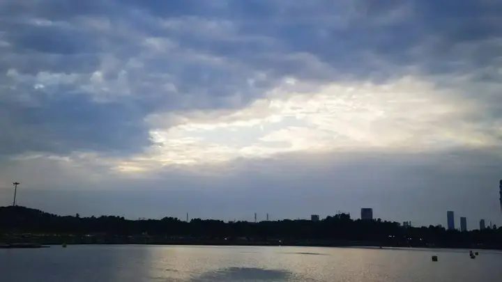 我们为何热衷远方，却对身边知之甚少？