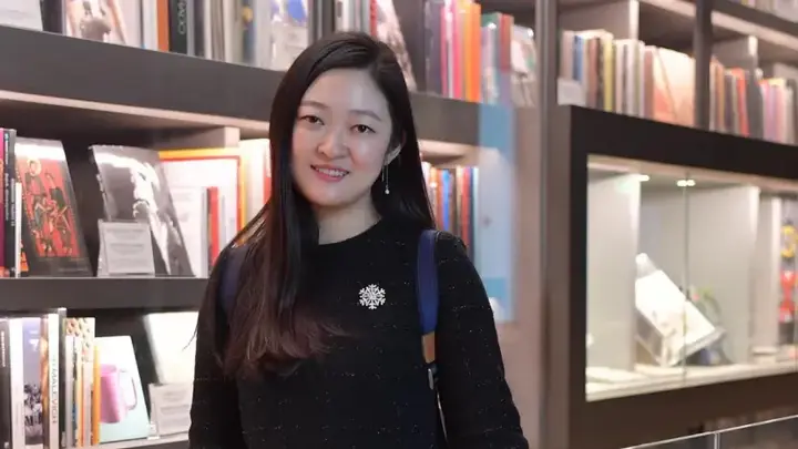 东西问｜武琼芳：敦煌石窟多元服饰文化如何见证千年流行时尚？