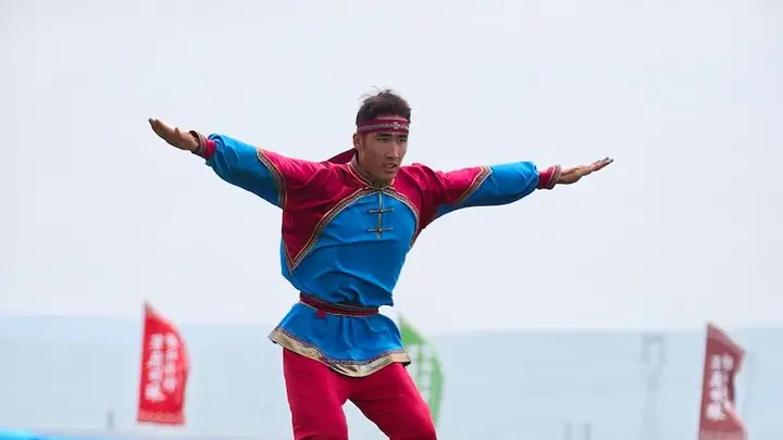 不远万里奔赴盛会,全国游客点赞那达慕沉浸式新体验