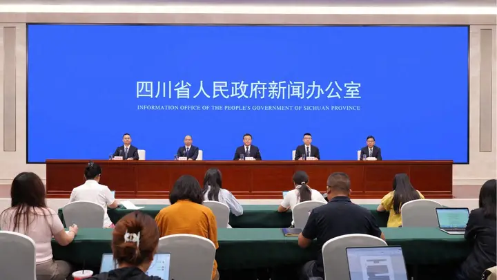 甘孜打造国际生态文化旅游胜地：提升旅游品质与体验