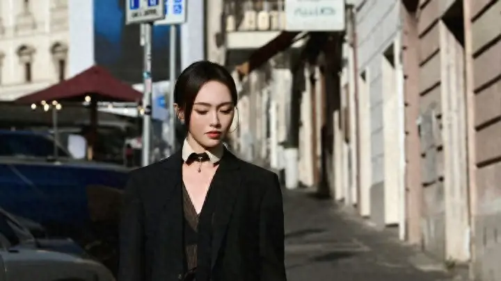 唐嫣罗马高定秀场，黑白相映，御姐风范必现
