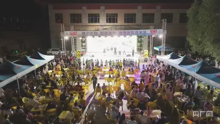 宁夏隆德县夜经济兴起：老巷音乐嘉年华点燃夏日烟火气