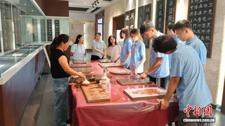 商洛学子探访非遗 赓续中华文脉传承