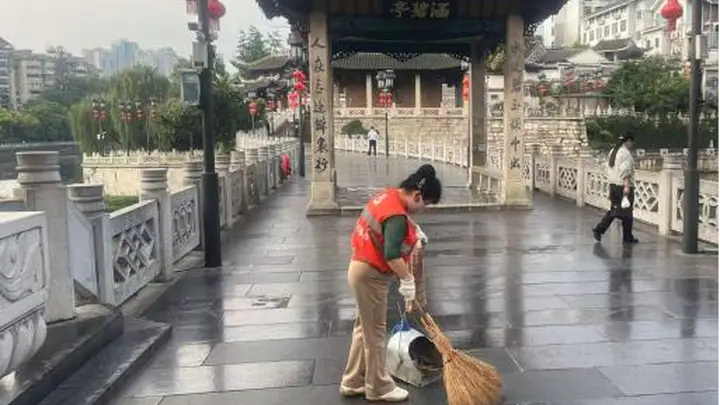 7月起贵阳环卫开启迎峰保障 重点区域全域保洁守护城市洁净