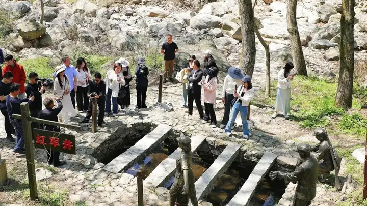 央媒解码信阳文旅 红色研学与绿色观光双向融合 何家冲银杏树下故事多
